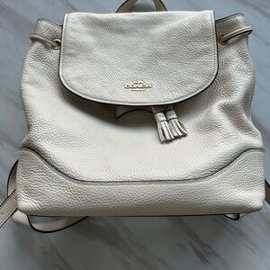 Coach White Backpacks for Women on Sale up to 90% Off: Poshmark display picture 3
